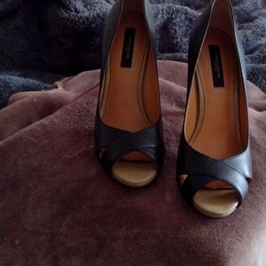 Ann Taylor heels Navy&Tan sz 8.5M